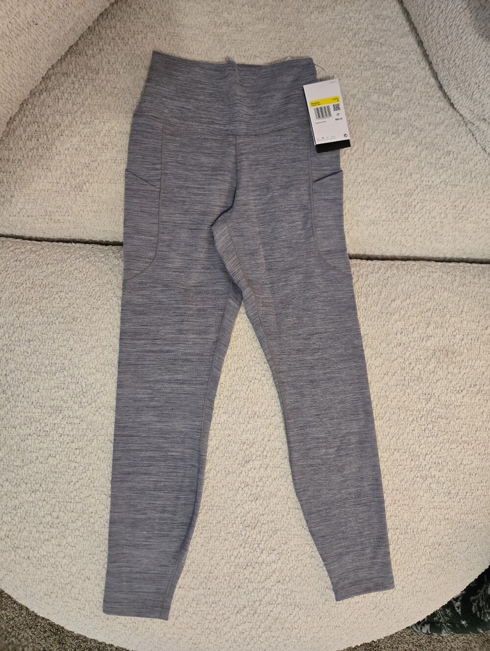 NWT Nike Women's Grey High-Waisted 7/8 Leggings with Side Pockets
